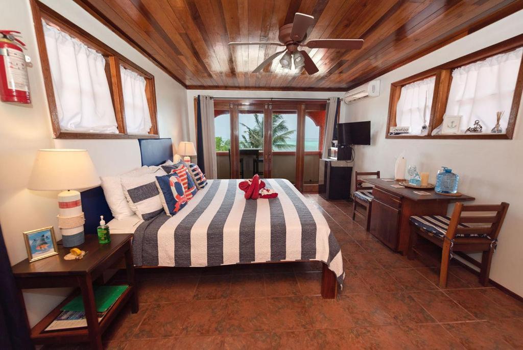 Bella Vista Resort Belize Сан Педро Екстериор снимка
